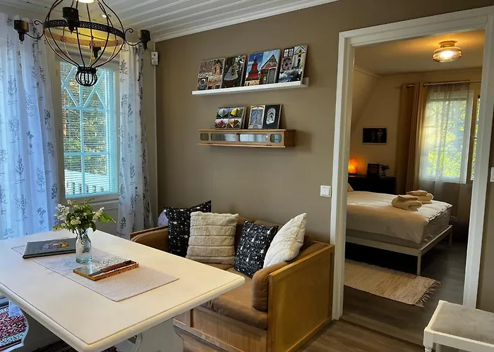 Moonloft@villasolbacka بيت ضيافة