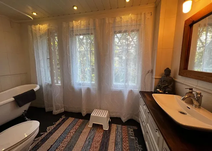 Moonloft@villasolbacka بيت ضيافة